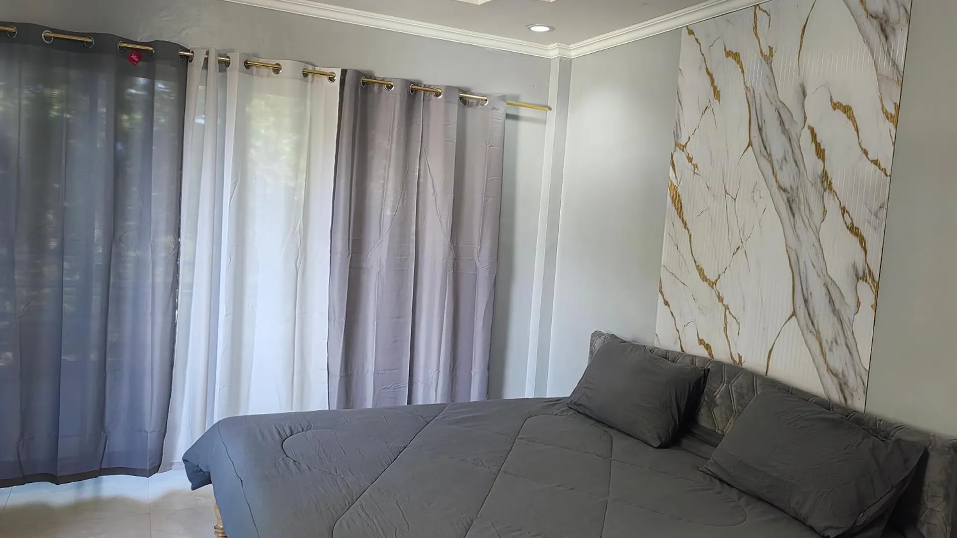 Eazy Stay Room Rental Panglao Hostel