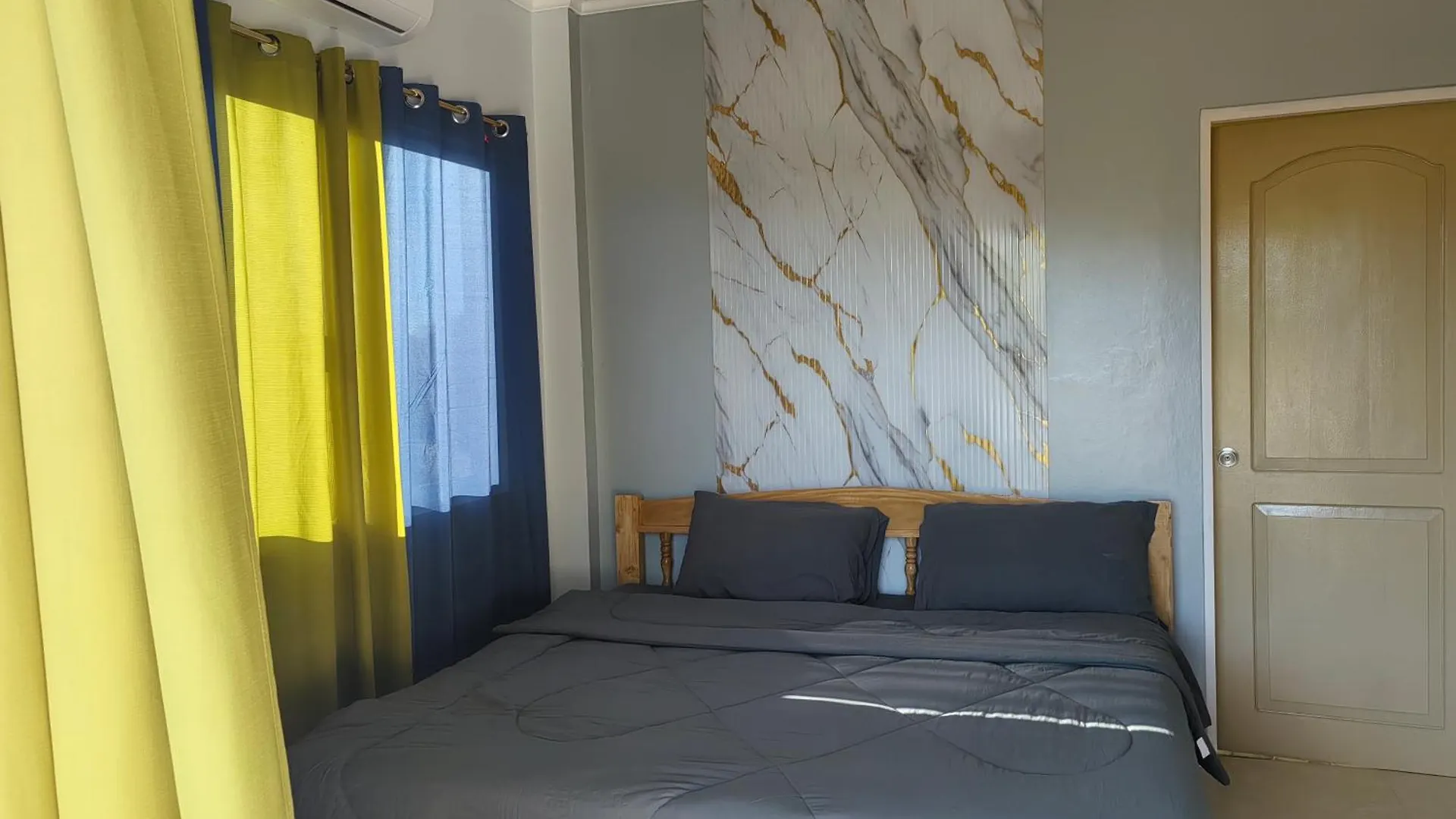 Eazy Stay Room Rental contacts
